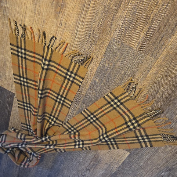 Burberry 100% Lambs Wool Made In Scotland Classic Tan Plaid Men's/weman's Scarf - Picture 10 of 11